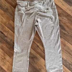 Woman’s AviaGray Stretch Active Legging Capris